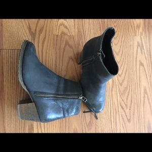 Pistol boots size 7